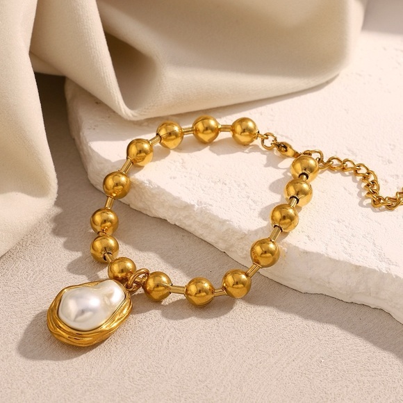 Gold Beaded Necklace with Baroque Pearl Pendant ✨ - Picture 1 of 12